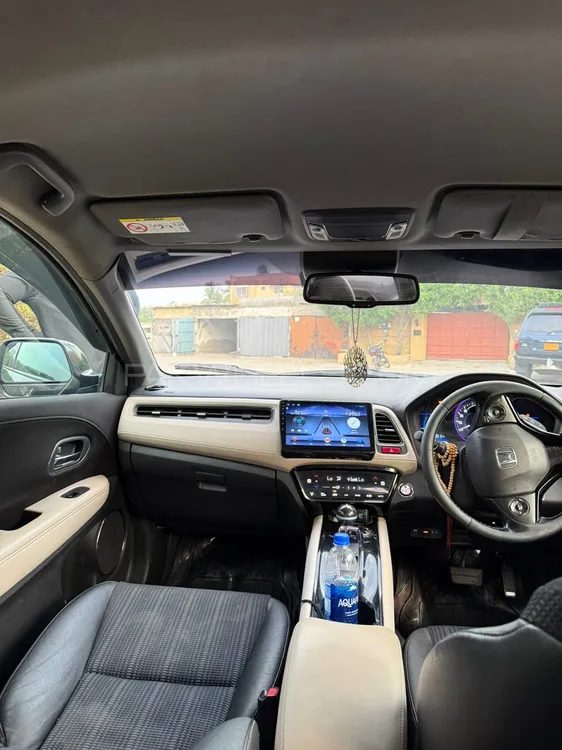 Honda Vezel 2015 for Sale in Karachi Image-1