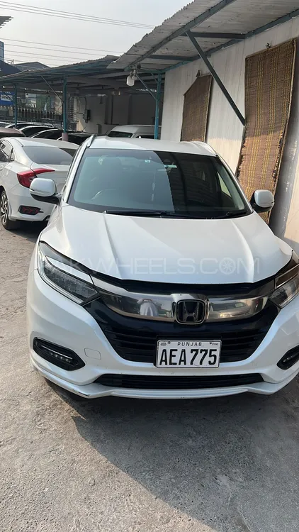 Honda Vezel 2018 for Sale in Peshawar Image-1