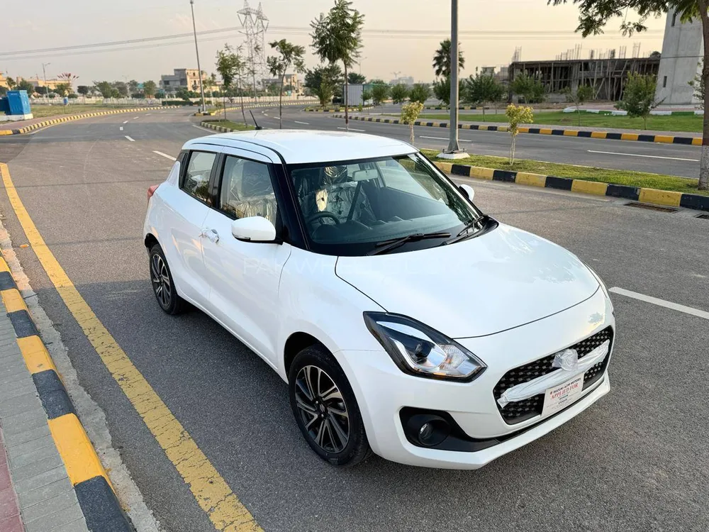 Suzuki Swift 2025 for Sale in Islamabad Image-1