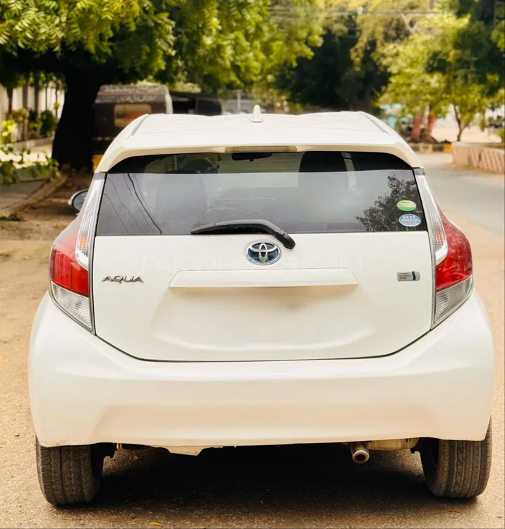 Toyota Aqua 2015 for Sale in Karachi Image-1