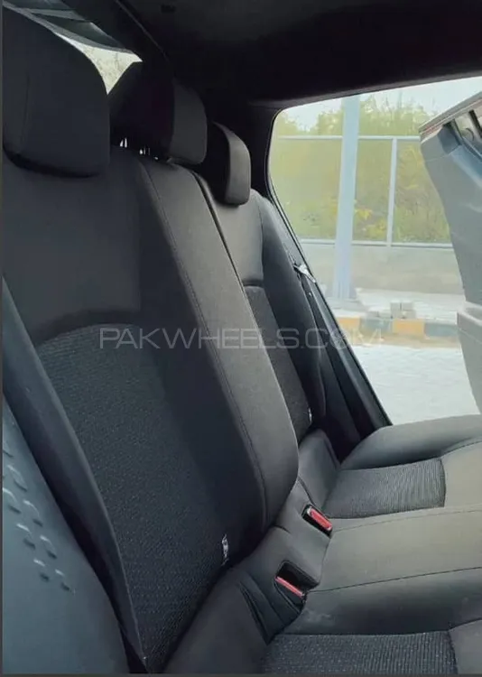 Toyota C-HR 2017 for Sale in Islamabad Image-1
