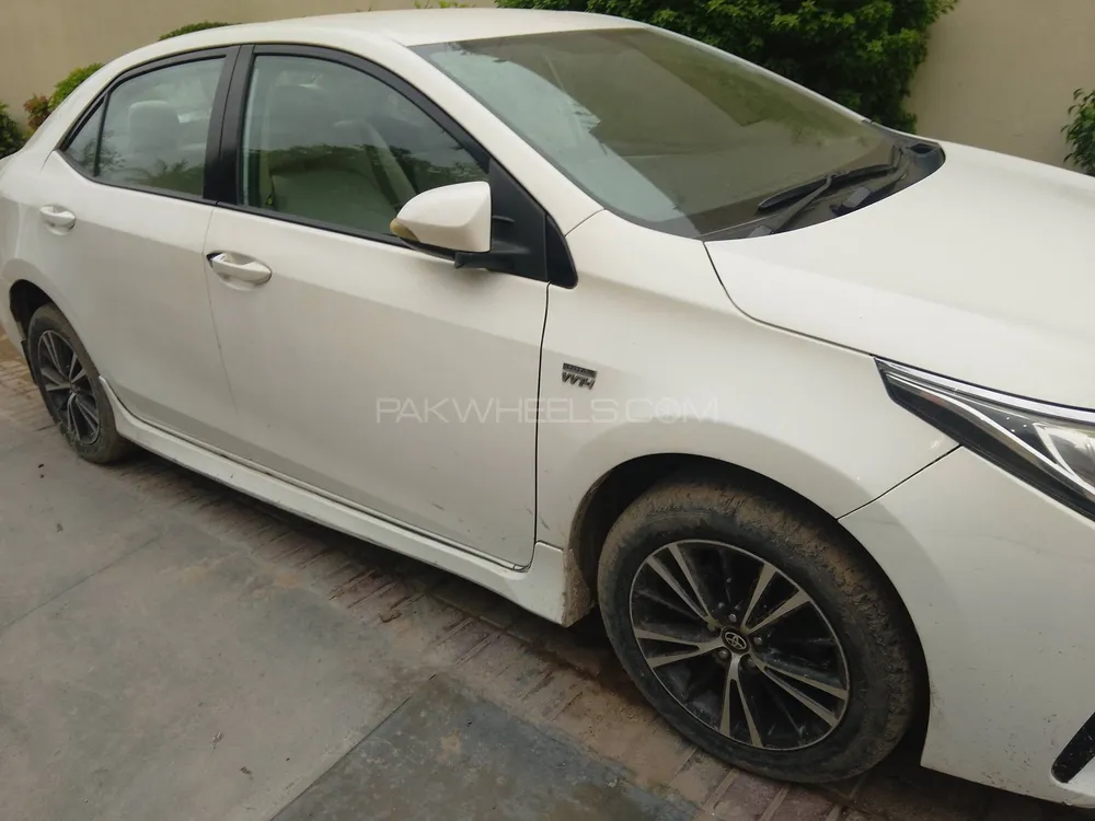 Toyota Corolla 2017 for Sale in Karachi Image-1