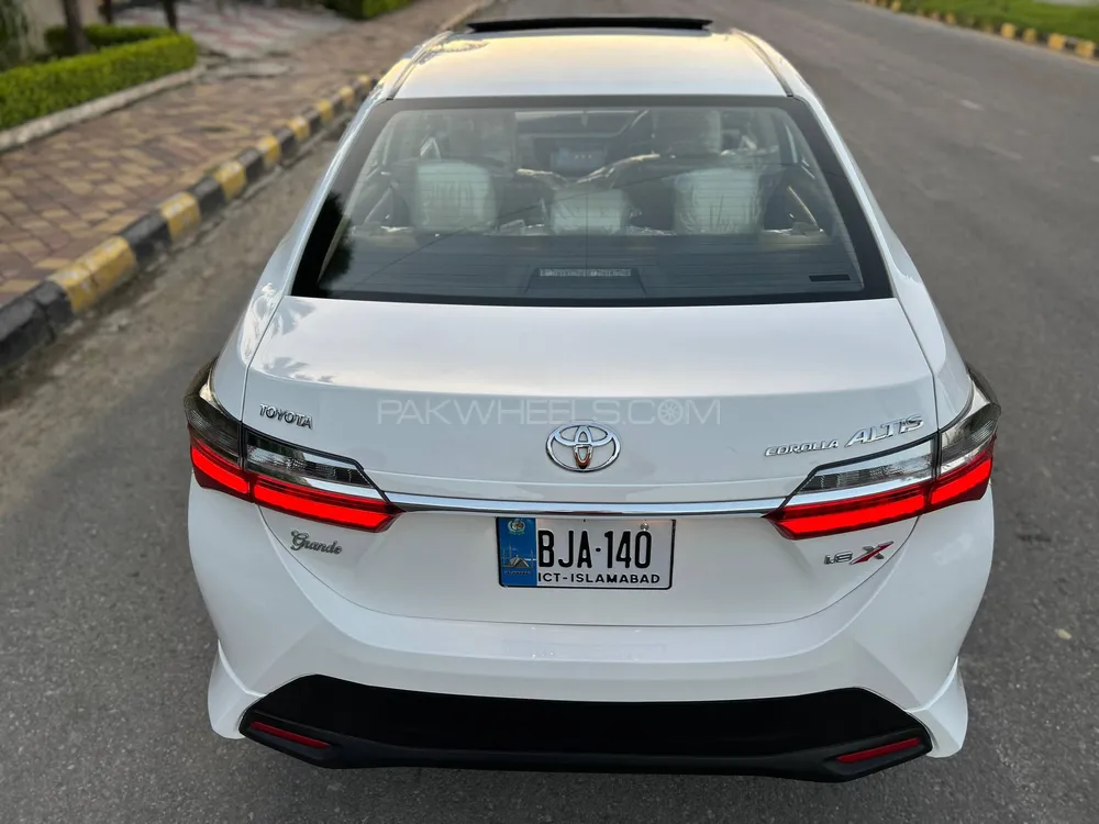 Toyota Corolla 2021 for Sale in Islamabad Image-1