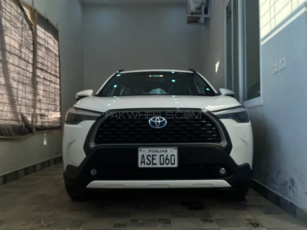 Toyota Corolla Cross 2024 for Sale in Sialkot Image-1