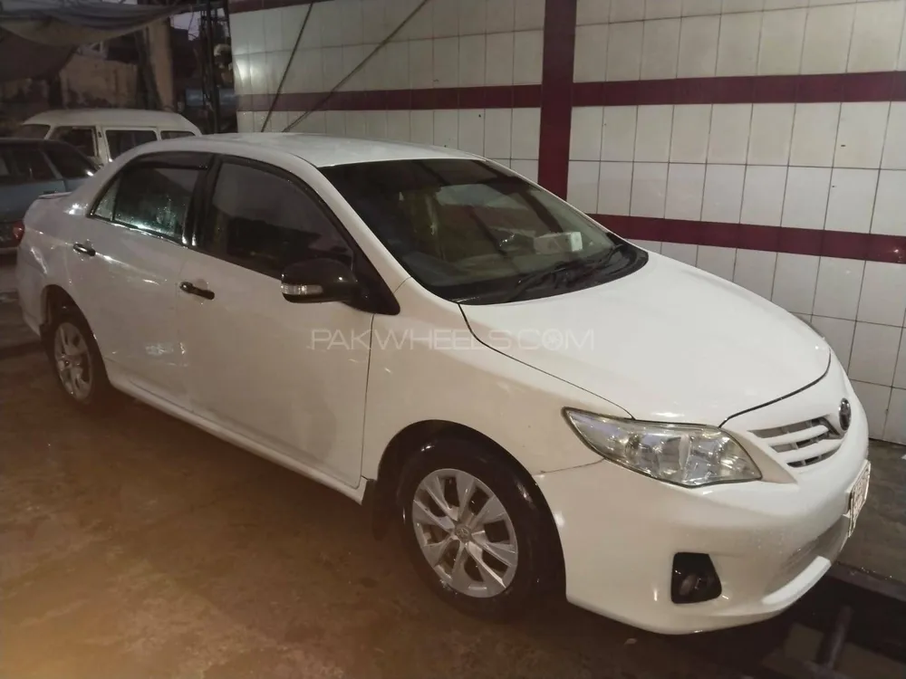 Toyota Corolla 2013 for Sale in Lahore Image-1