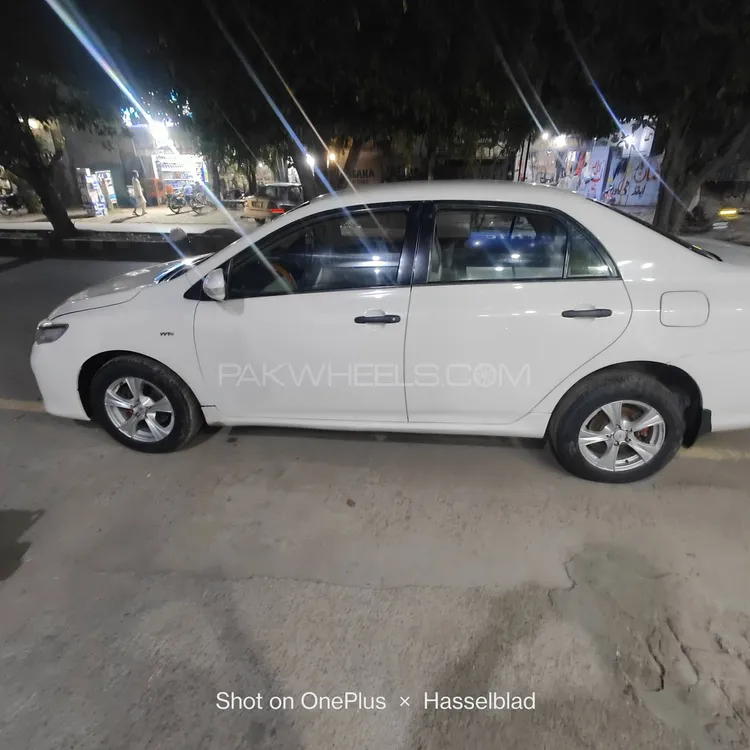 Toyota Corolla 2013 for Sale in Lahore Image-1
