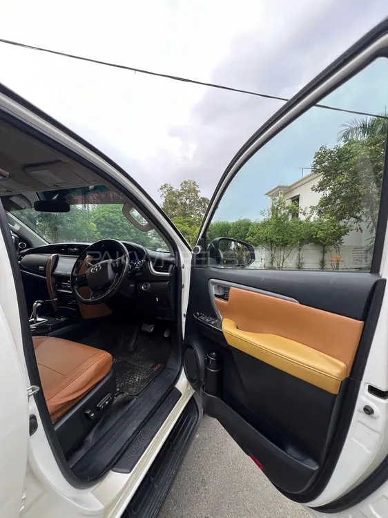 Toyota Fortuner 2018 for Sale in Lahore Toyota Fortuner 2018 for Sale in Lahore Image-8