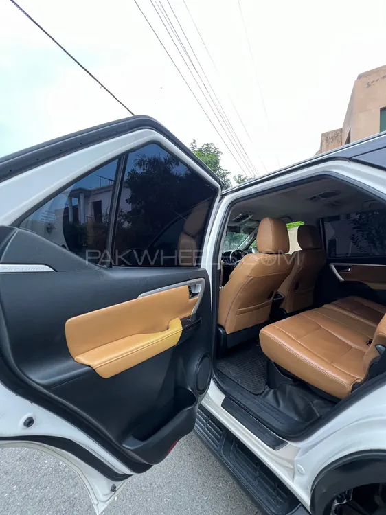 Toyota Fortuner 2018 for Sale in Lahore Toyota Fortuner 2018 for Sale in Lahore Image-13