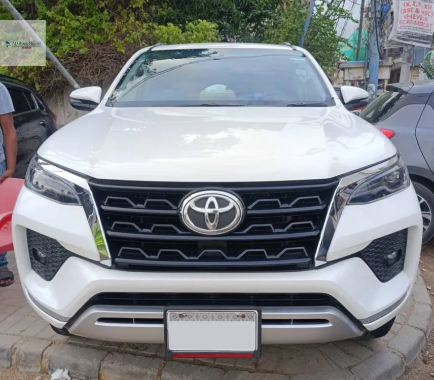 Toyota Fortuner 2021 for Sale in Karachi Image-1