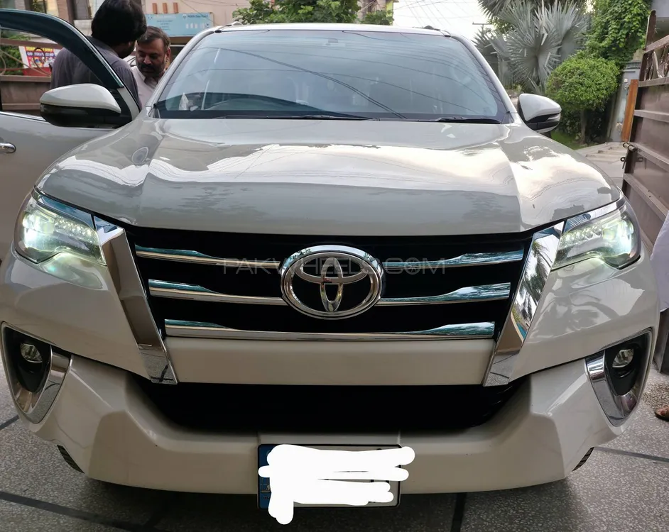 Toyota Fortuner 2018 for Sale in Lahore Image-1