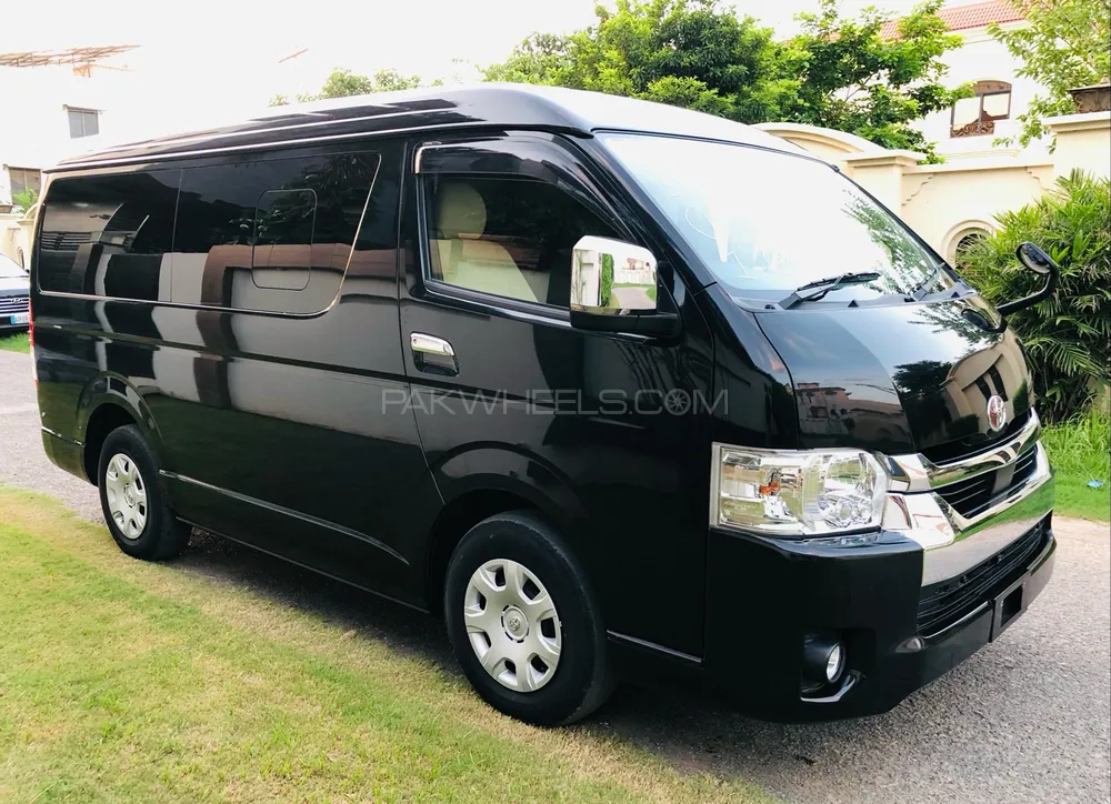 Toyota Hiace 2020 for Sale in Sialkot Toyota Hiace 2020 for Sale in Sialkot Image-3