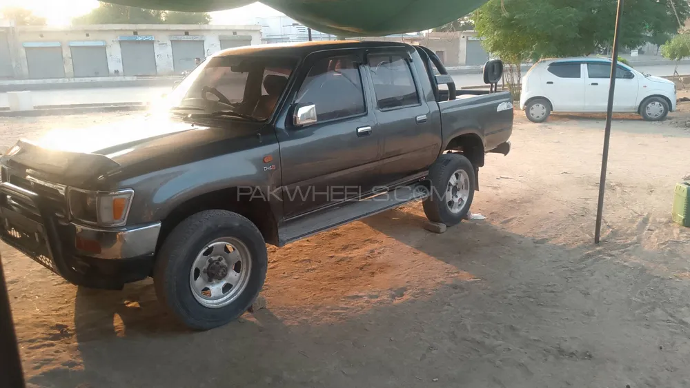 Toyota Hilux 1995 for Sale in Dera ismail khan Image-1