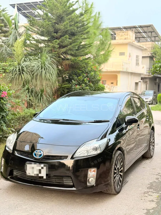 Toyota Prius 2011 for Sale in Islamabad Image-1