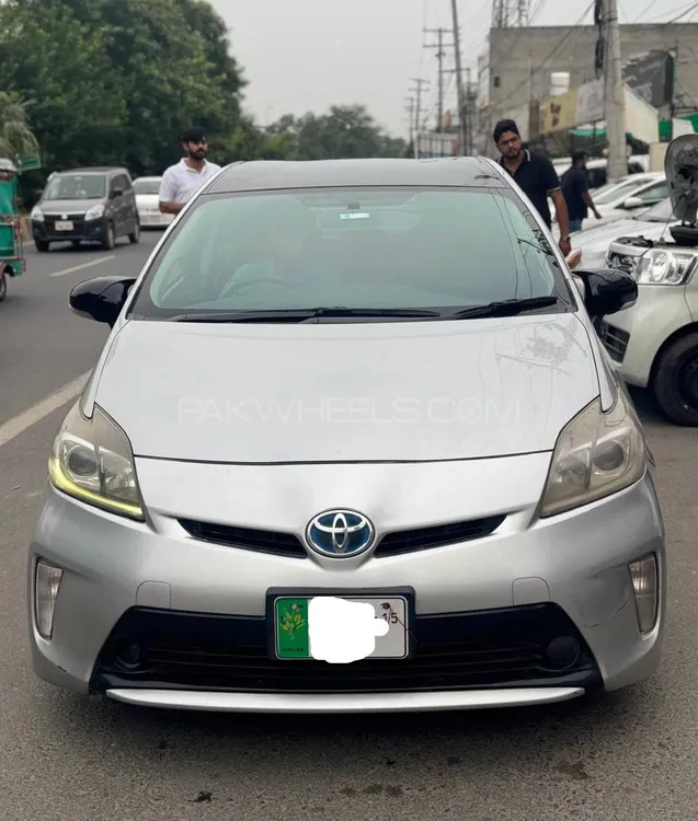 Toyota Prius 2013 for Sale in Lahore Image-1
