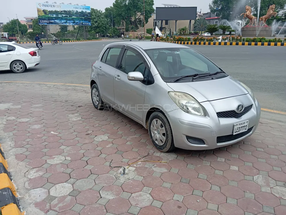 Toyota Vitz 2010 for Sale in Lahore Image-1