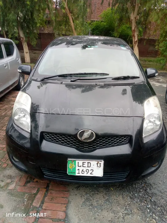 Toyota Vitz 2010 for Sale in Faisalabad Image-1