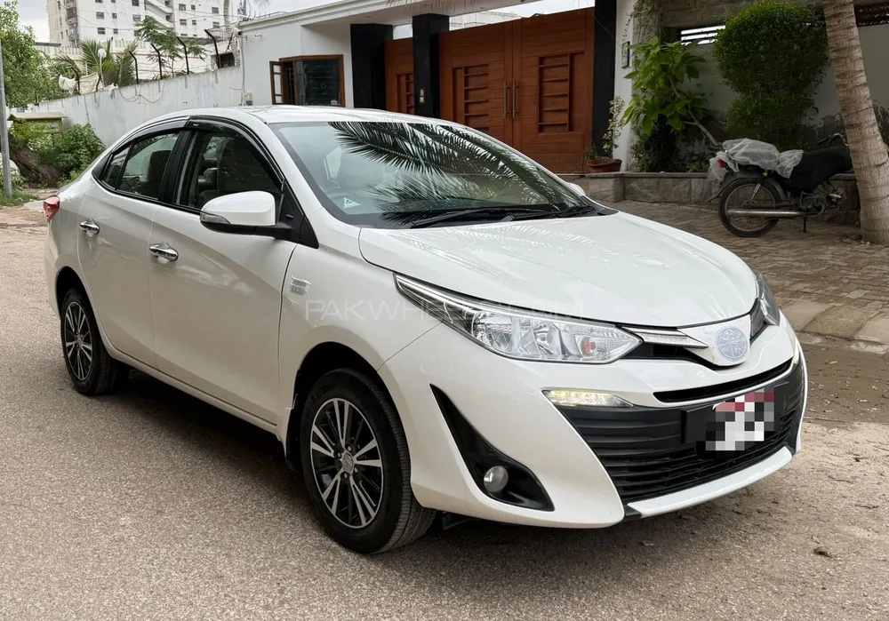Toyota Yaris Sedan 2021 for Sale in Karachi Image-1