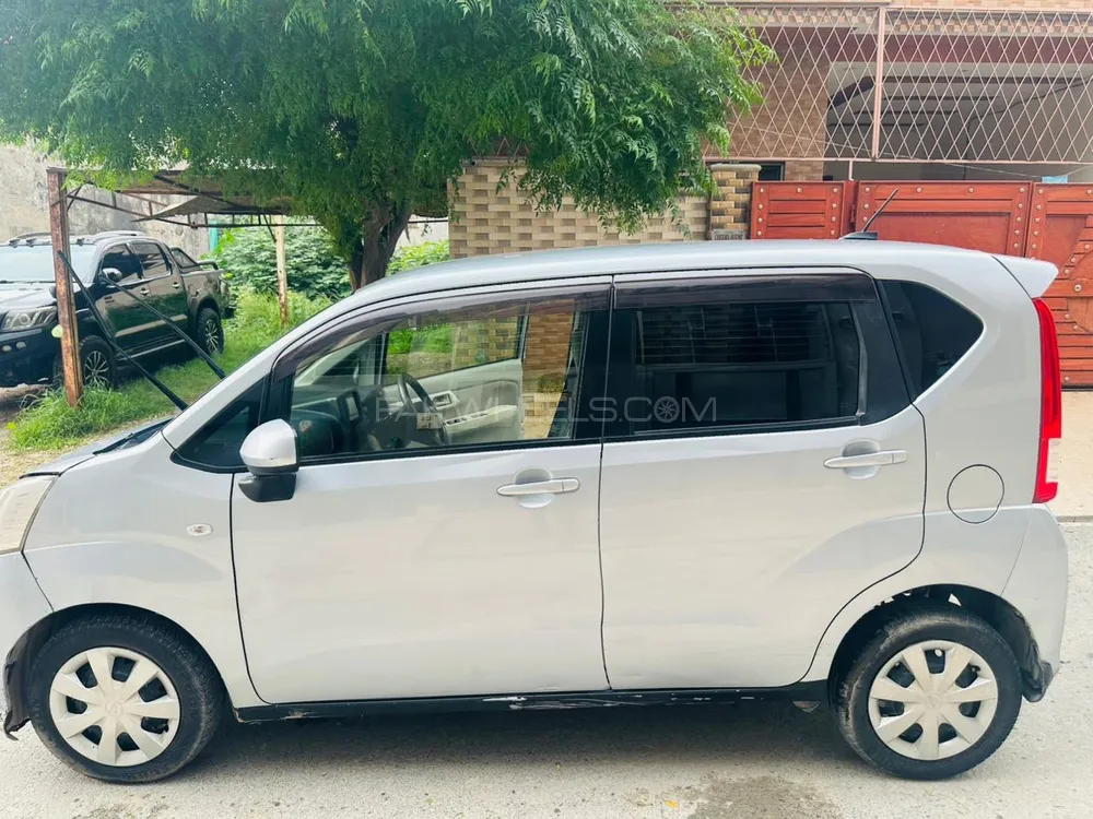Daihatsu Move 2017 for Sale in Lahore Image-1