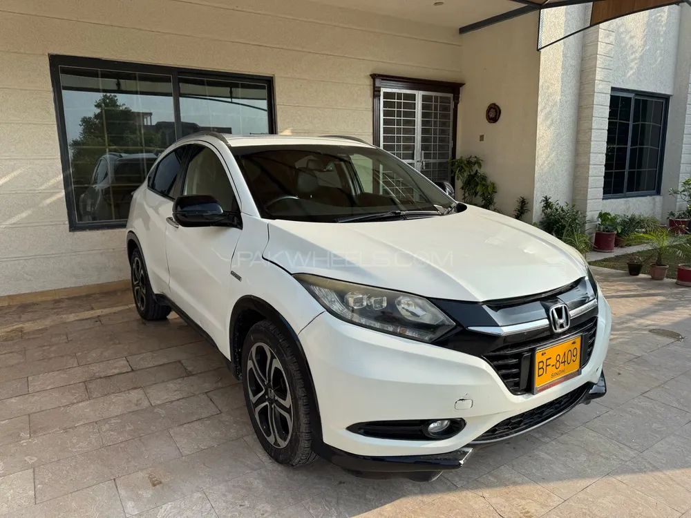 Honda Vezel 2015 for Sale in Islamabad Image-1
