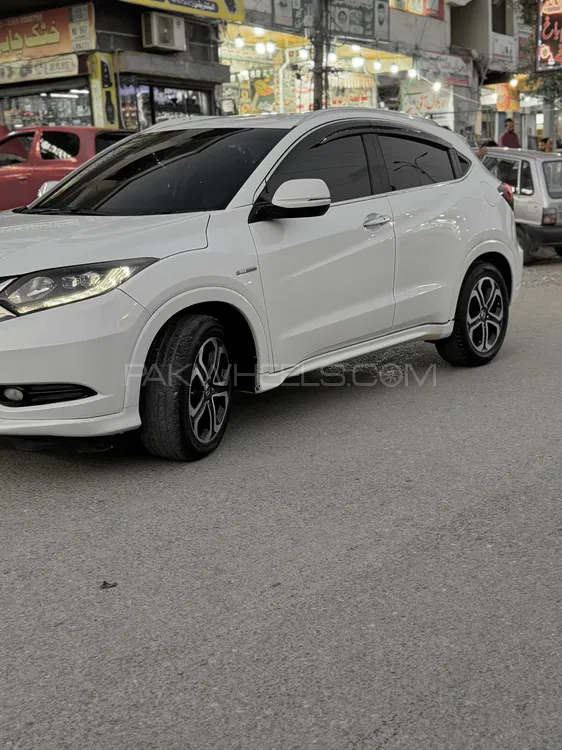 Honda Vezel 2015 for Sale in Islamabad Image-1