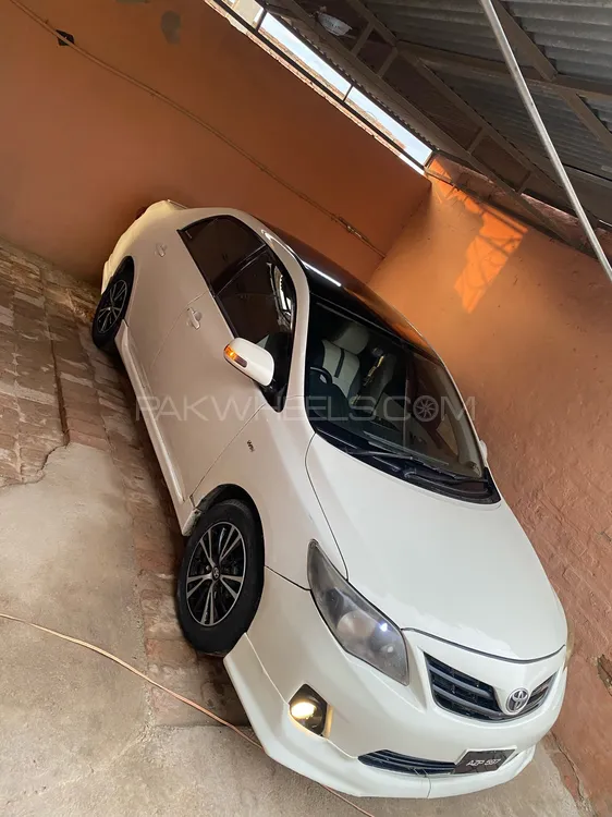 Toyota Corolla 2013 for Sale in Taunsa sharif Image-1