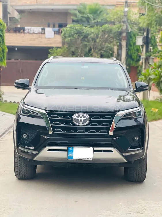 Toyota Fortuner 2021 for Sale in Lahore Image-1