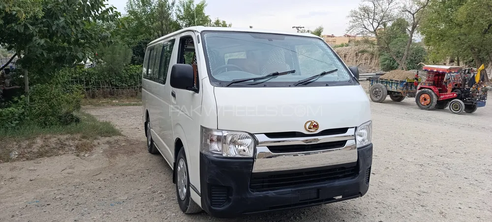Toyota Hiace 2011 for Sale in Bannu Image-1