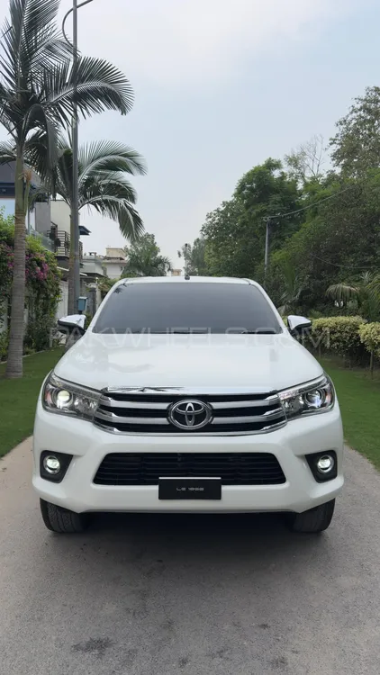 Toyota Hilux 2021 for Sale in Islamabad Image-1
