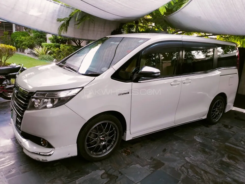 Toyota Noah 2014 for Sale in Lahore Image-1