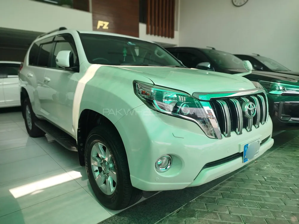 Toyota Prado 2016 for Sale in Multan Toyota Prado 2016 for Sale in Multan Image-3