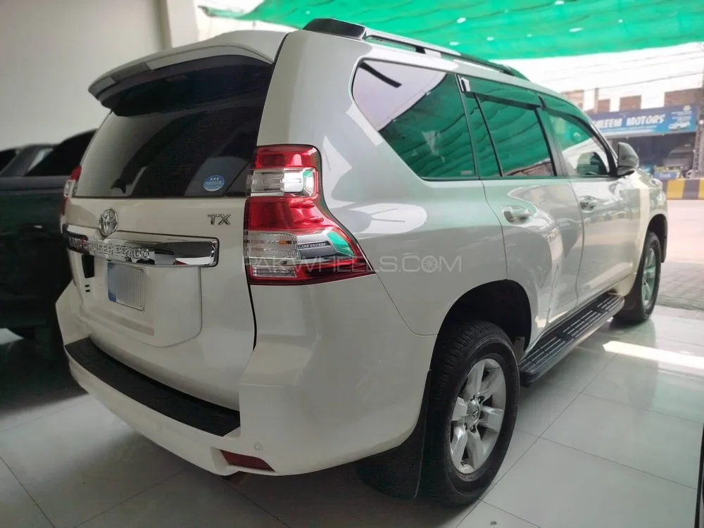 Toyota Prado 2016 for Sale in Multan Toyota Prado 2016 for Sale in Multan Image-7