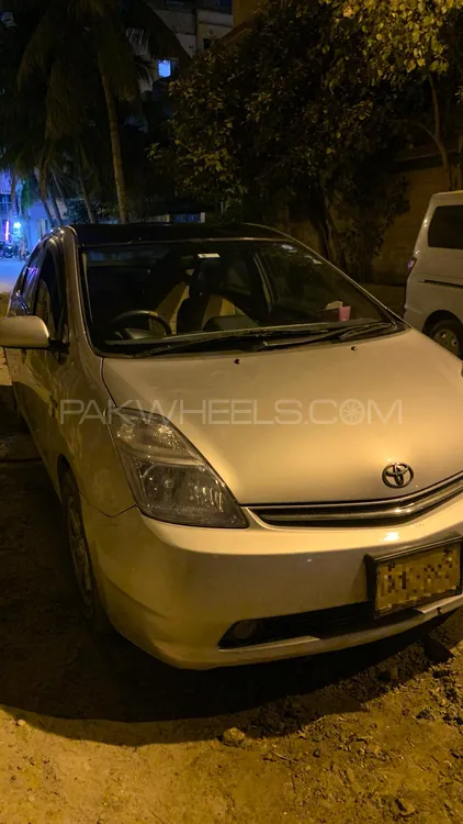 Toyota Prius 2011 for Sale in Karachi Image-1