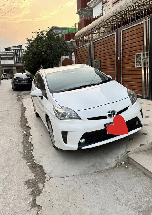 Toyota Prius 2014 for Sale in Peshawar Image-1