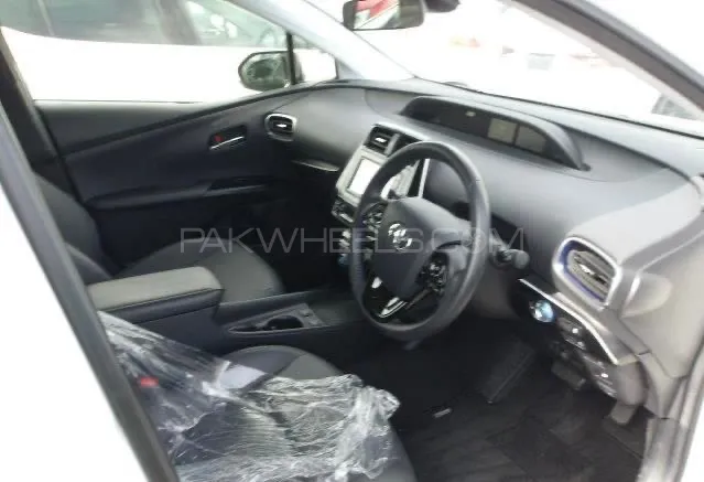 ٹویوٹا پریوس 2021 for Sale in کراچی ٹویوٹا پریوس 2021 for Sale in کراچی Image-4