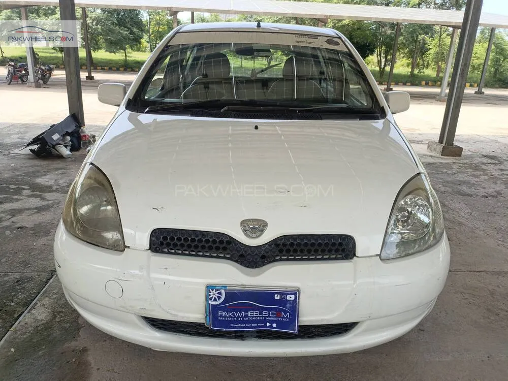 Toyota Vitz 2000 for Sale in Islamabad Image-1