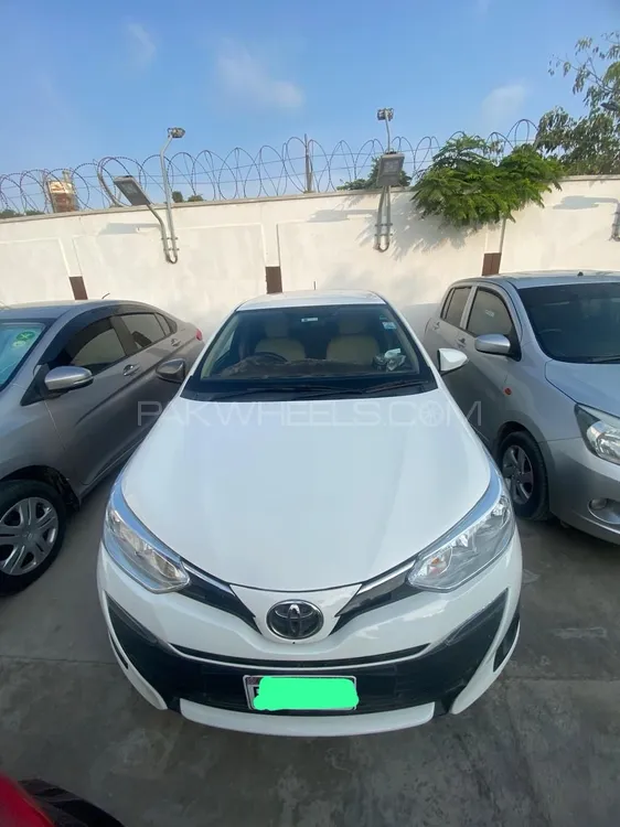 Toyota Yaris Sedan 2021 for Sale in Karachi Image-1