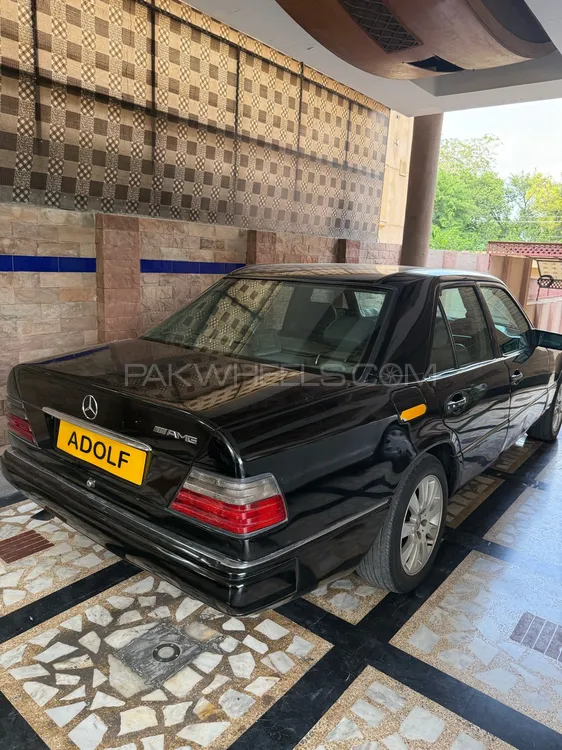 Mercedes Benz E Class 1986 for Sale in Peshawar Mercedes Benz E Class 1986 for Sale in Peshawar Image-3