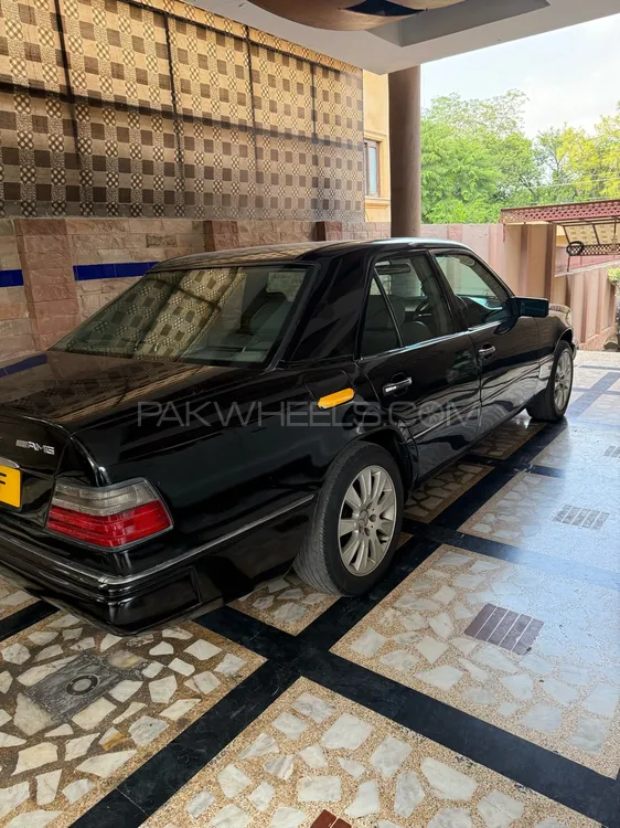 Mercedes Benz E Class 1986 for Sale in Peshawar Mercedes Benz E Class 1986 for Sale in Peshawar Image-8