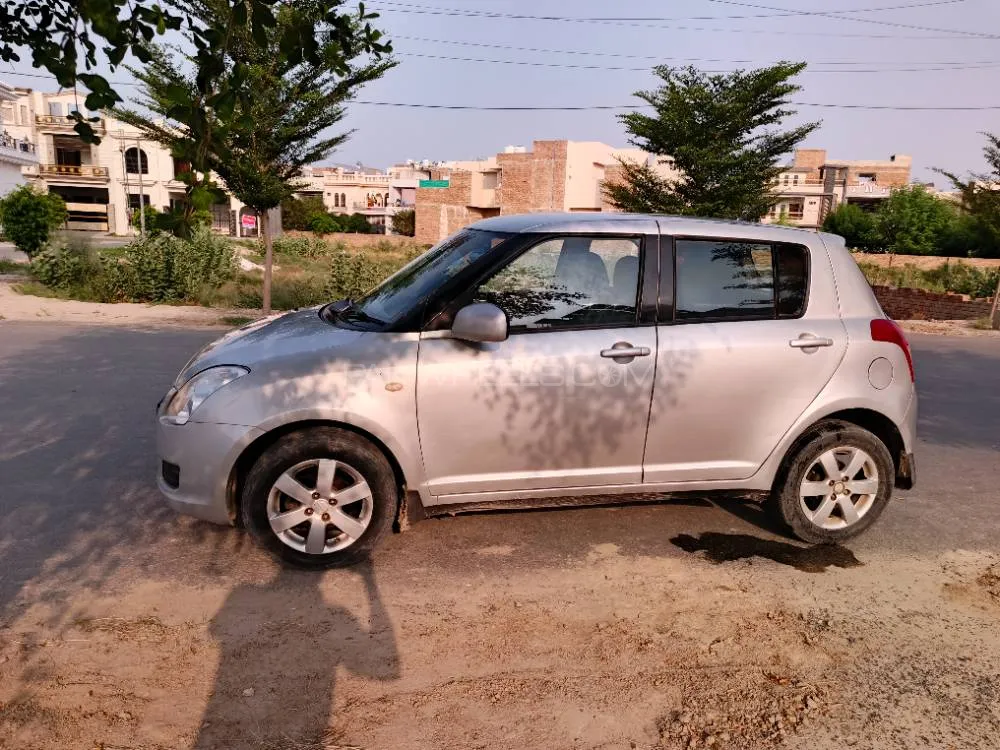 Suzuki Swift 2012 for Sale in Bahawalpur Image-1