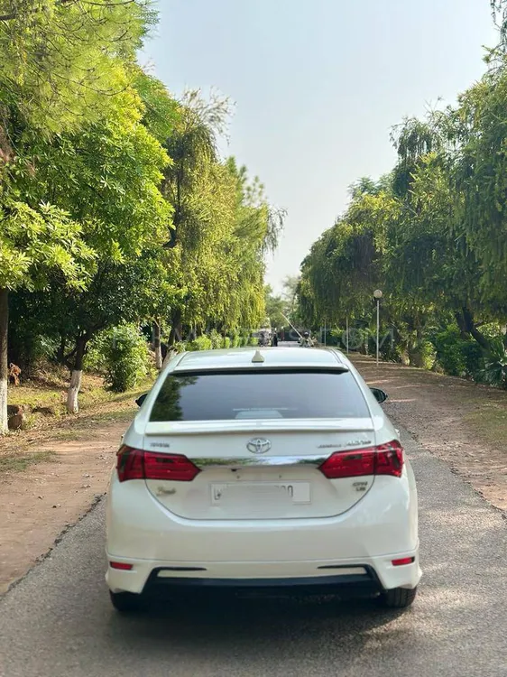 Toyota Corolla 2015 for Sale in Islamabad Image-1