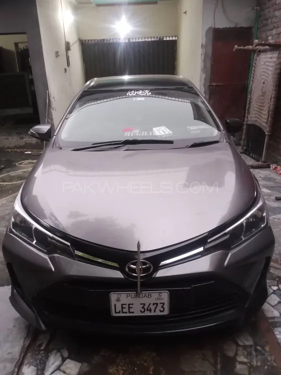 Toyota Corolla 2015 for Sale in Lahore Image-1