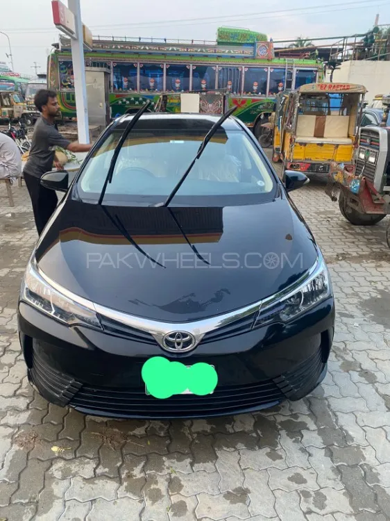 Toyota Corolla 2018 for Sale in Sambrial Image-1