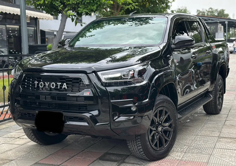 Toyota Hilux 2025 for Sale in Islamabad Image-1
