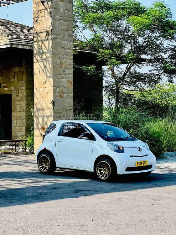 Toyota iQ 2009 for Sale in Mirpur A.K. Image-1
