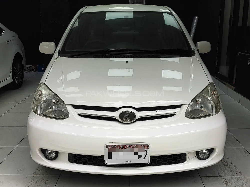 Toyota Platz 2003 for Sale in Karachi Image-1