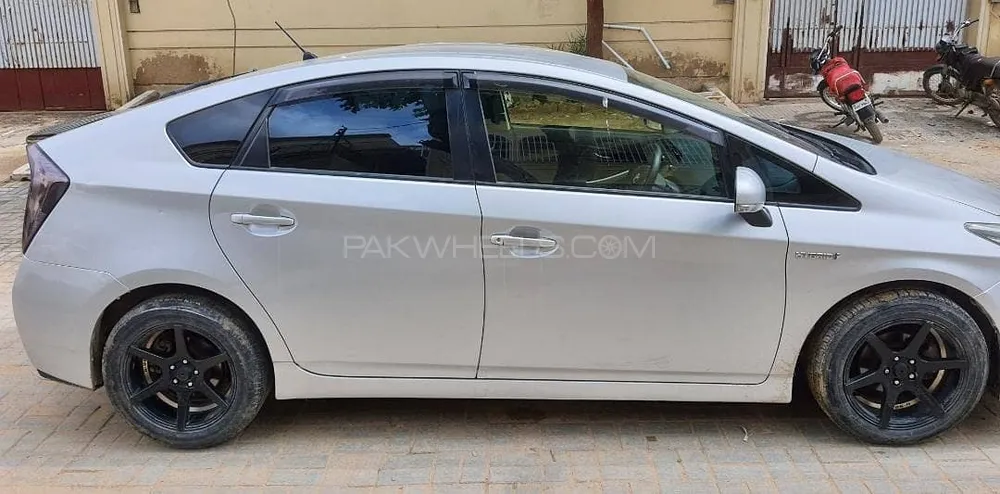Toyota Prius 2012 for Sale in Karachi Image-1
