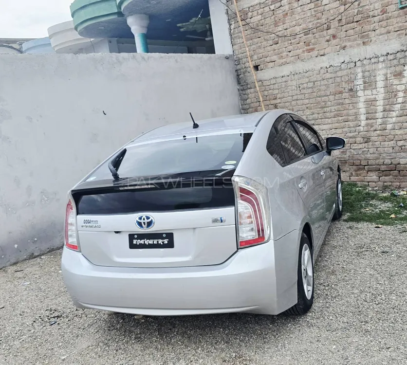 Toyota Prius 2012 for Sale in Peshawar Image-1