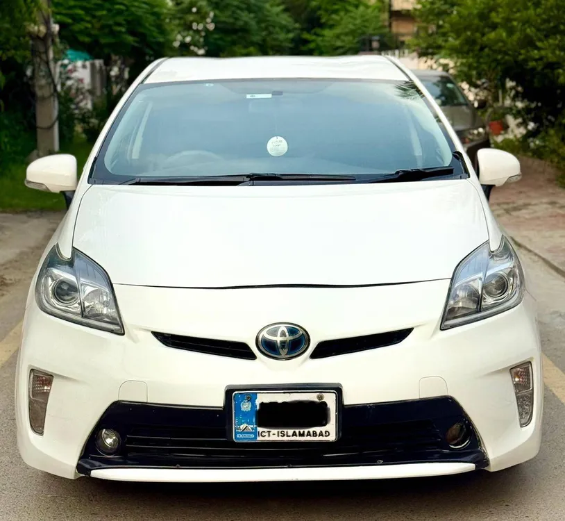 Toyota Prius 2013 for Sale in Lahore Image-1