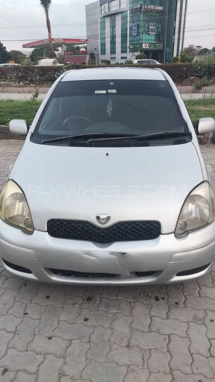 Toyota Vitz 2004 for Sale in Peshawar Image-1