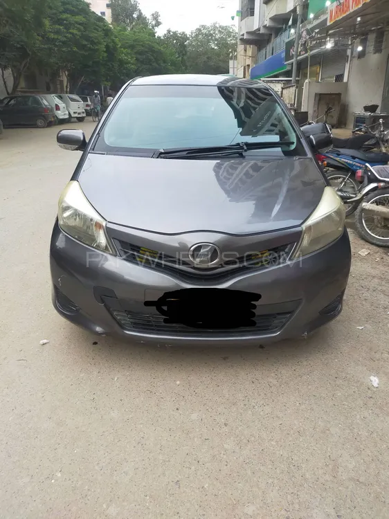 Toyota Vitz 2011 for Sale in Karachi Image-1